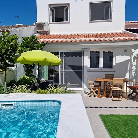 Сasa de vacaciones In Old Town With Pool