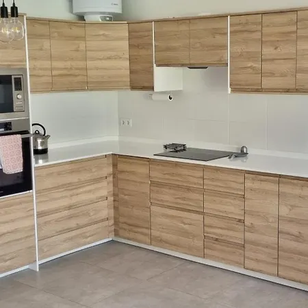 In Old Town With Pool * 타비라