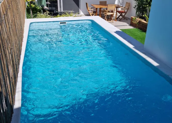 Vakantiehuis In Old Town With Pool *